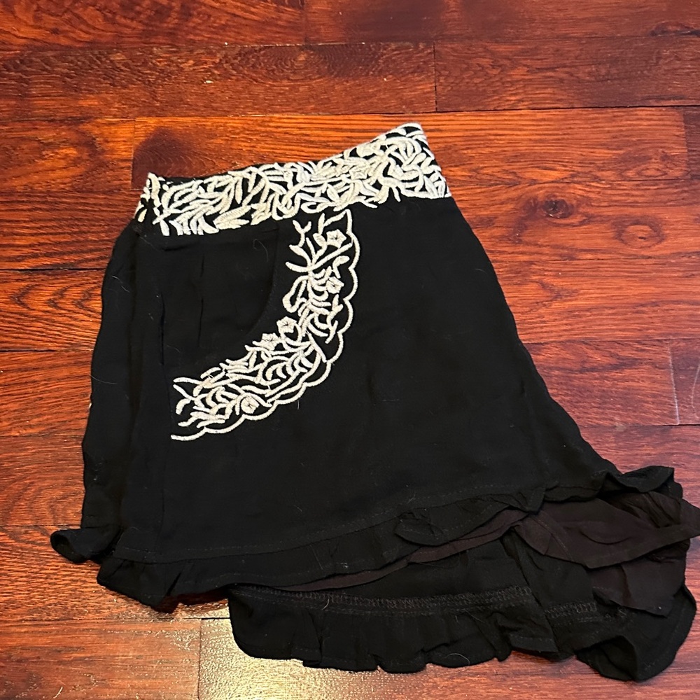 Elegant Black Embroidered Women's Shorts